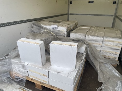 Vinyl flooring tiles polyflor - tiles,